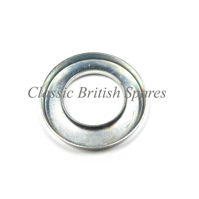 Triumph Rear Wheel Dust Cover 37-0583 Retainer 500 650 Pre-Unit T120 T110 TR6