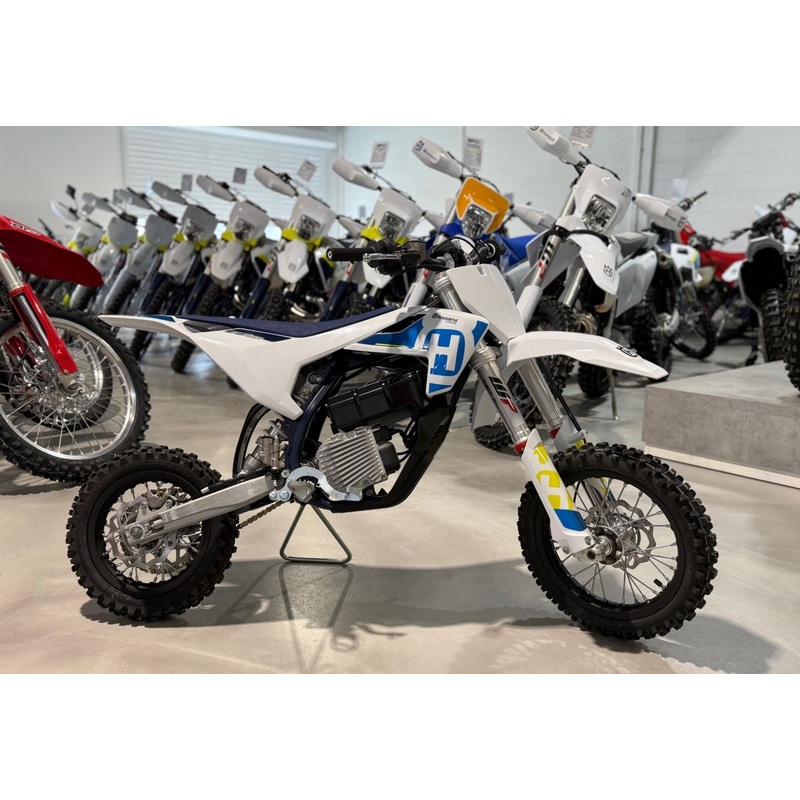 2024 (Pre-Owned) Husqvarna EE 5 Electric Dirt Bike
