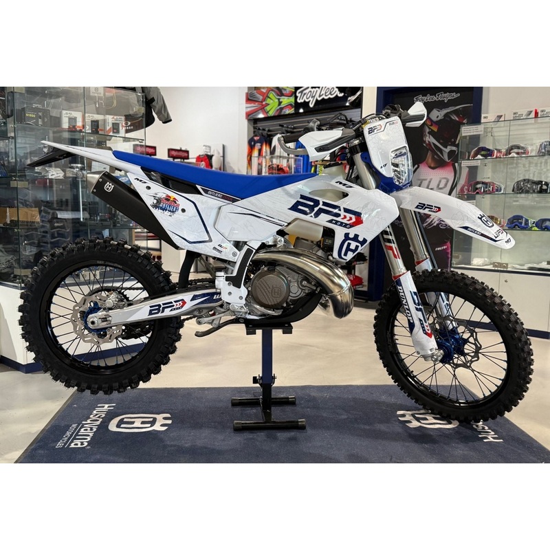2025 Husqvarna TE 300 Heritage Outliers Edition