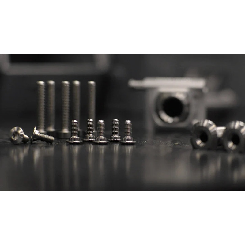 Titanium screw kit